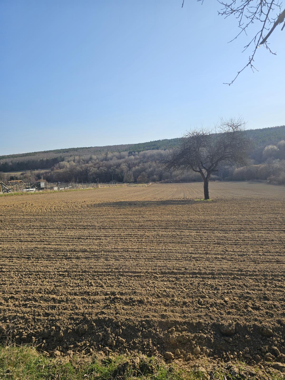 Jedinečný stavebný pozemok - 9899m2 pod Považským Inovcom