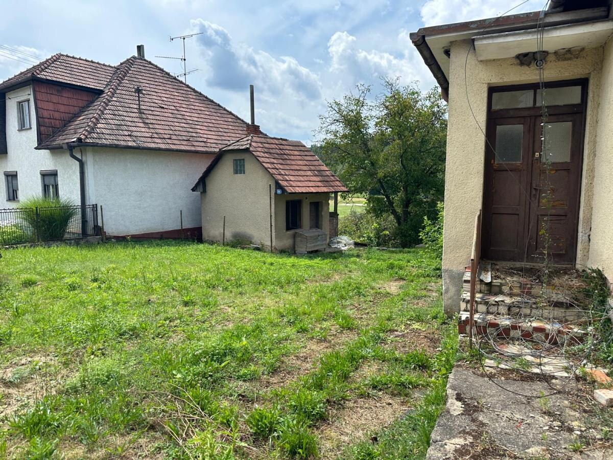 4 izbový rodinný dom v krásnom prostredí-pred rekonštrukciou — foto 2