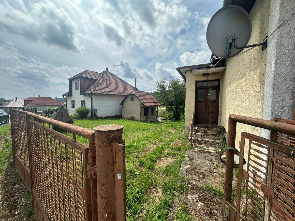 4 izbový rodinný dom v krásnom prostredí-pred rekonštrukciou — foto 3