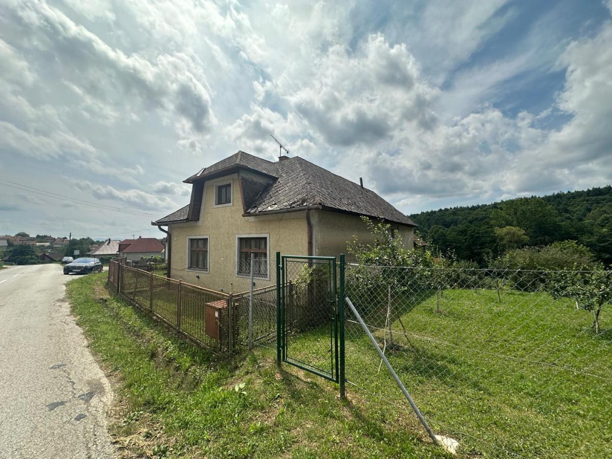4 izbový rodinný dom v krásnom prostredí-pred rekonštrukciou — foto 4