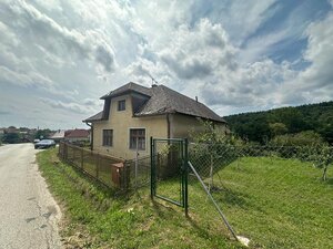 4 izbový rodinný dom v krásnom prostredí-pred rekonštrukciou — foto 4