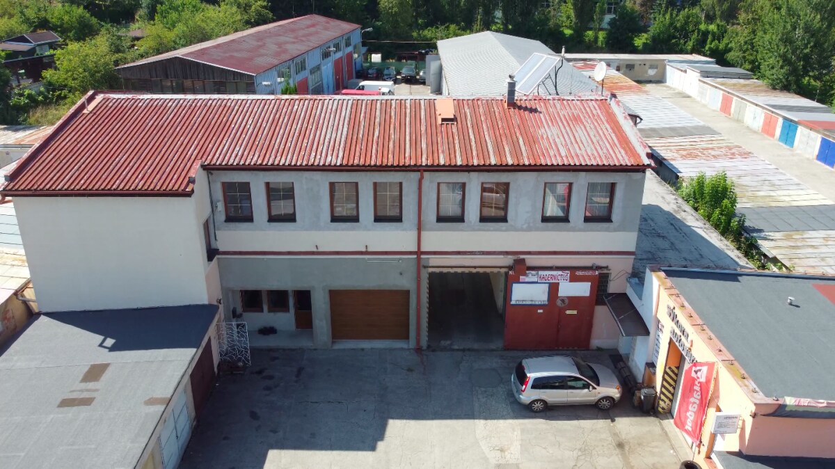Priemyselno-polyfunkčný objekt v centre Novej Dubnice-PREDAJ — foto 2