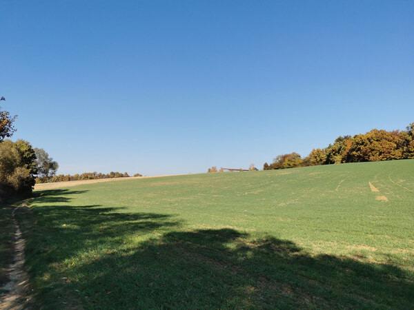 Pozemok v pokojnom prostredí 1401m2 - Veľké Hoste na predaj
