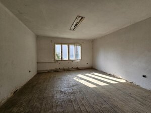Rodinný dom v Topoľčanoch na okraji priemyselnej zóny — foto 3