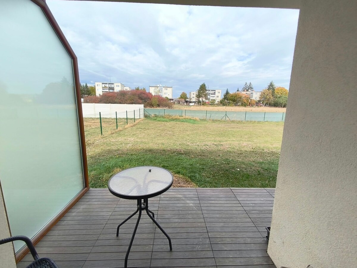 Miesto, kde sa budete cítiť doma. Útulný bungalov v Lučenci — foto 15