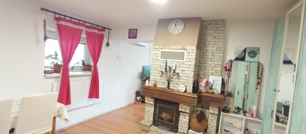 S láskou budovaný domov s dušou v Divín – opäť voľný — foto 13