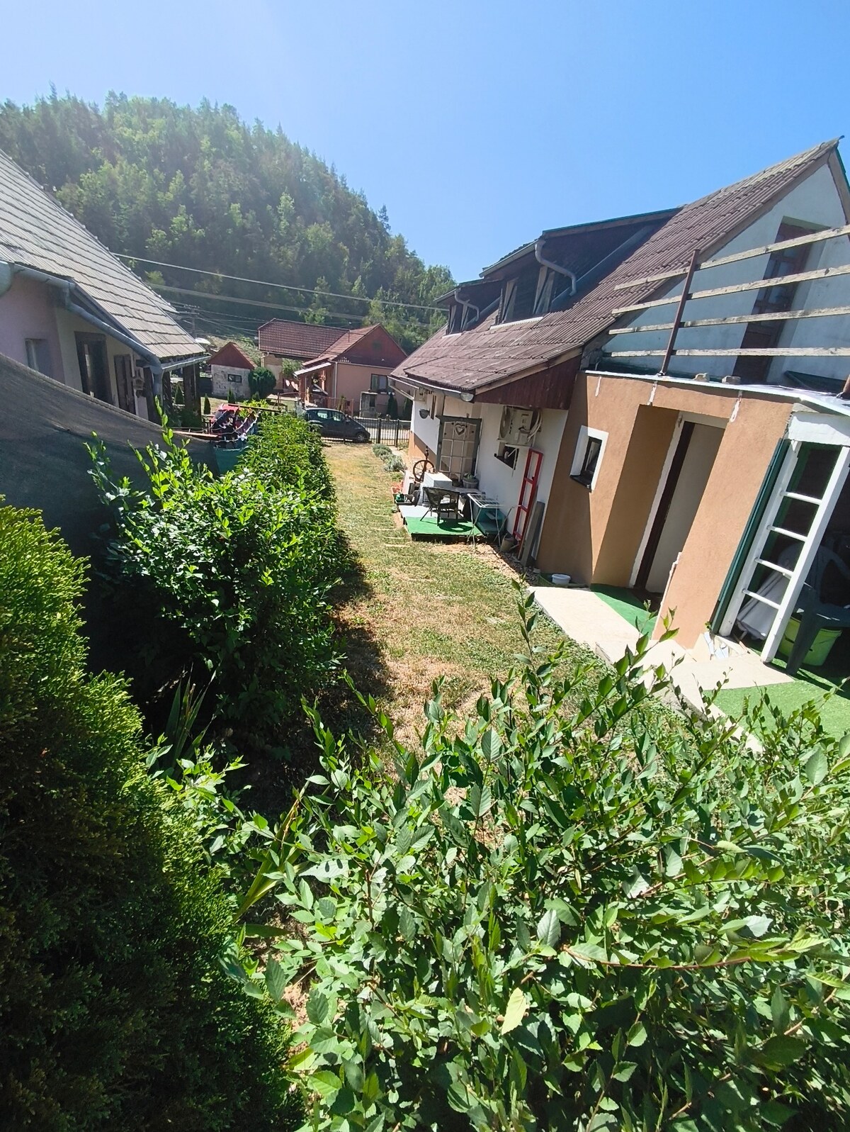 S láskou budovaný domov s dušou v Divín – opäť voľný — foto 4