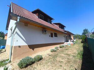 S láskou budovaný domov s dušou v Divín – opäť voľný — foto 1