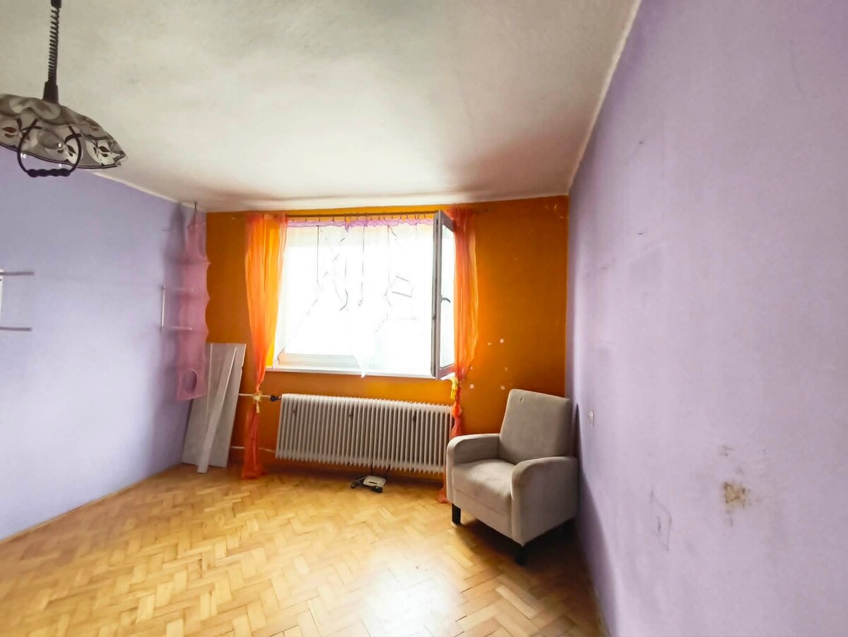 PRIESTRANNÝ 3+1 BYT (91 m²) S ATMOSFÉROU RODINNÉHO DOMU — foto 11