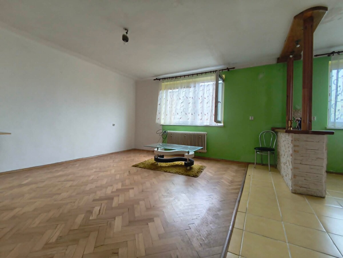 PRIESTRANNÝ 3+1 BYT (91 m²) S ATMOSFÉROU RODINNÉHO DOMU — foto 5