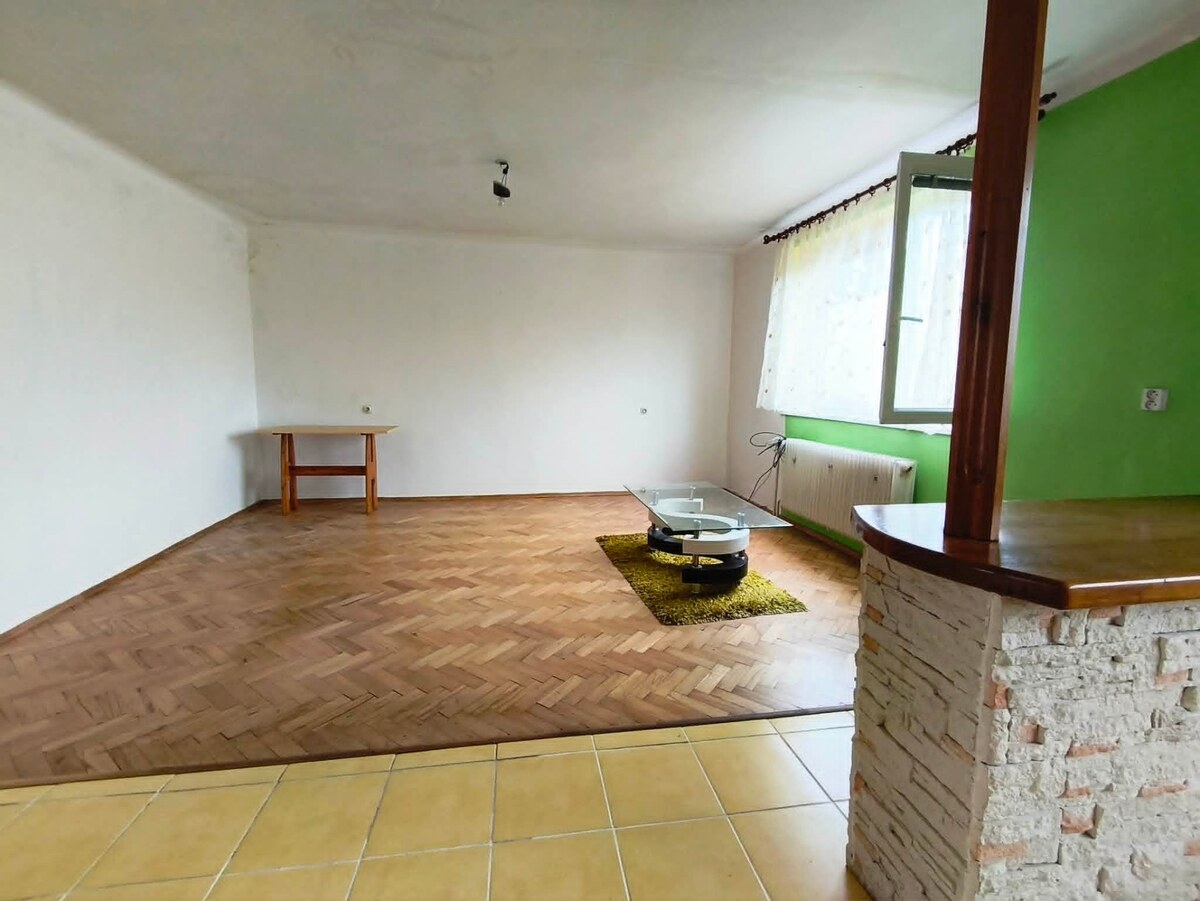 PRIESTRANNÝ 3+1 BYT (91 m²) S ATMOSFÉROU RODINNÉHO DOMU — foto 6