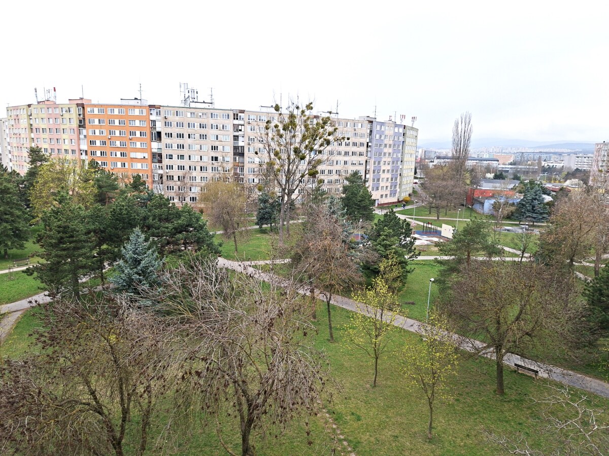 Ponúkame  na predaj  3-izbový byt s lóggiou, sídlisko Železníky — foto 11