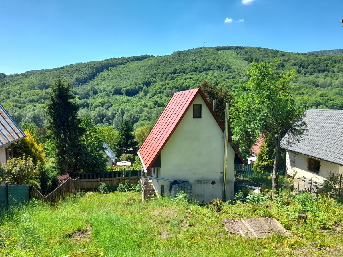 EXKLUZÍVNE 3 podlažná murovaná chata Medzev. — foto 11