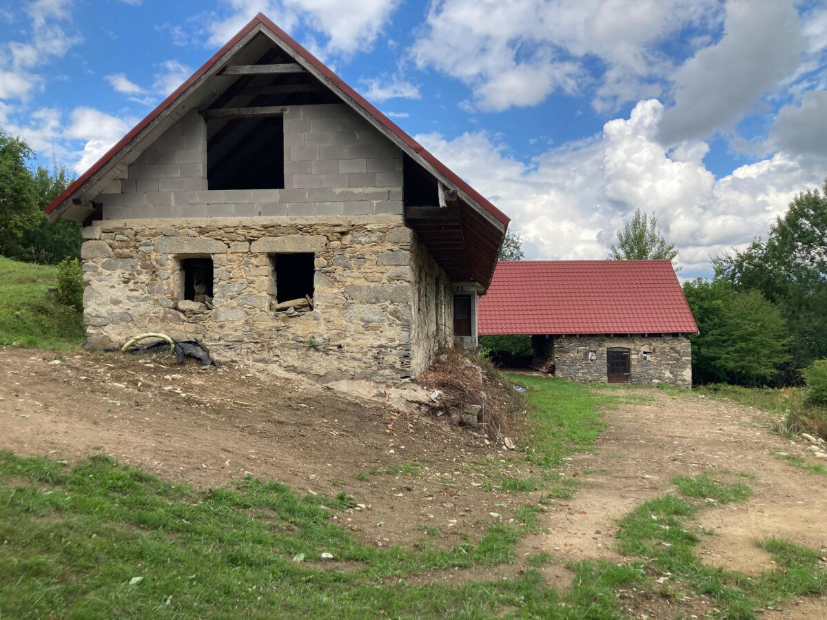 Útulná chalupa v srdci Podpoľania – ticho, potôčik a romantika lesa — foto 2
