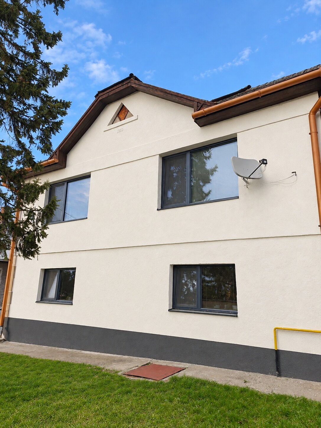 Na predaj 2 podlažný, 4-izbový rodinný dom v obci Rozhanovce