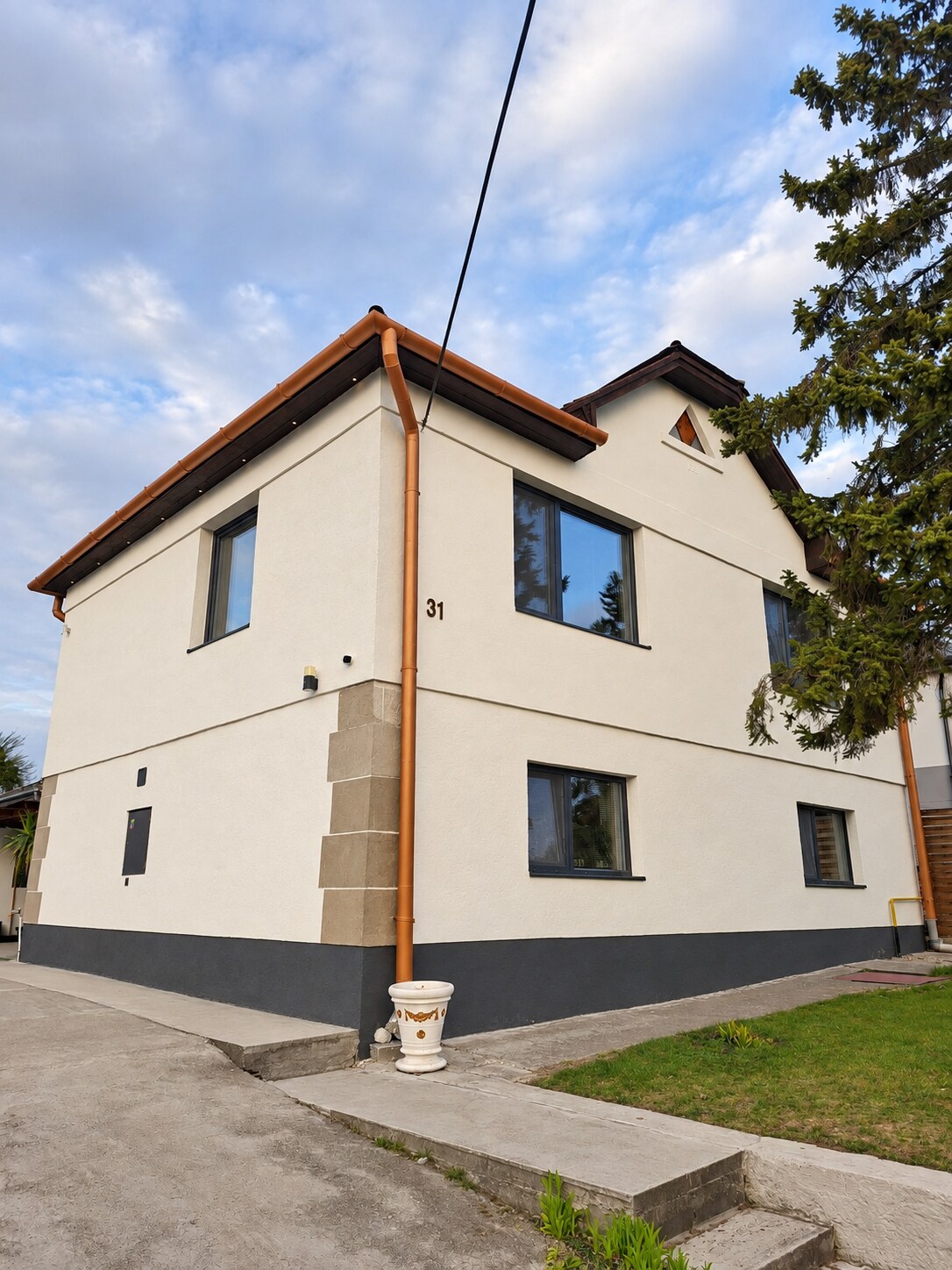 Na predaj 2 podlažný, 4-izbový rodinný dom v obci Rozhanovce — foto 2