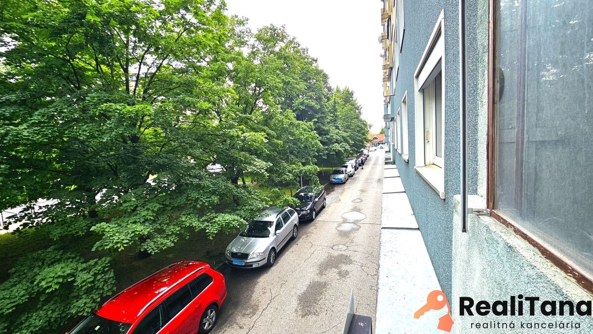 STUPAVA - predaj 4 izbového holobytu s loggiou v centre Stupavy — foto 2
