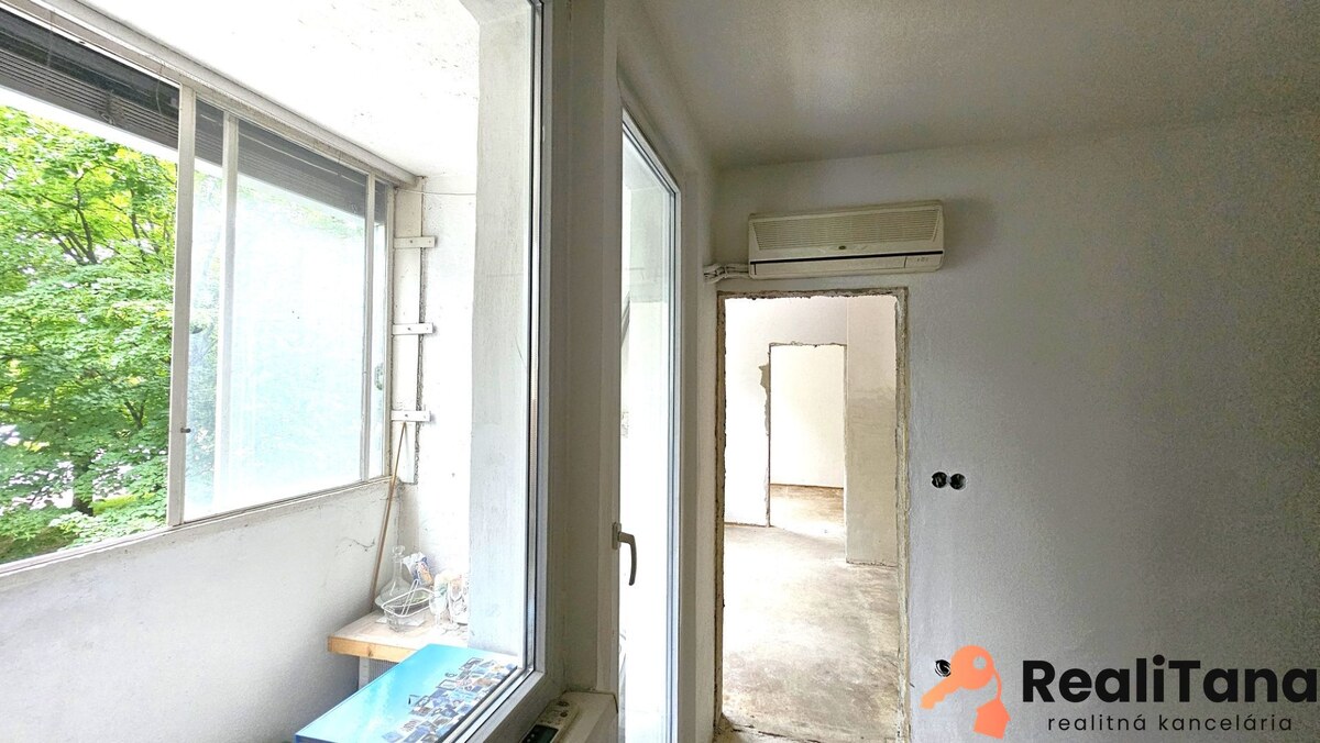 STUPAVA - predaj 4 izbového holobytu s loggiou v centre Stupavy — foto 13
