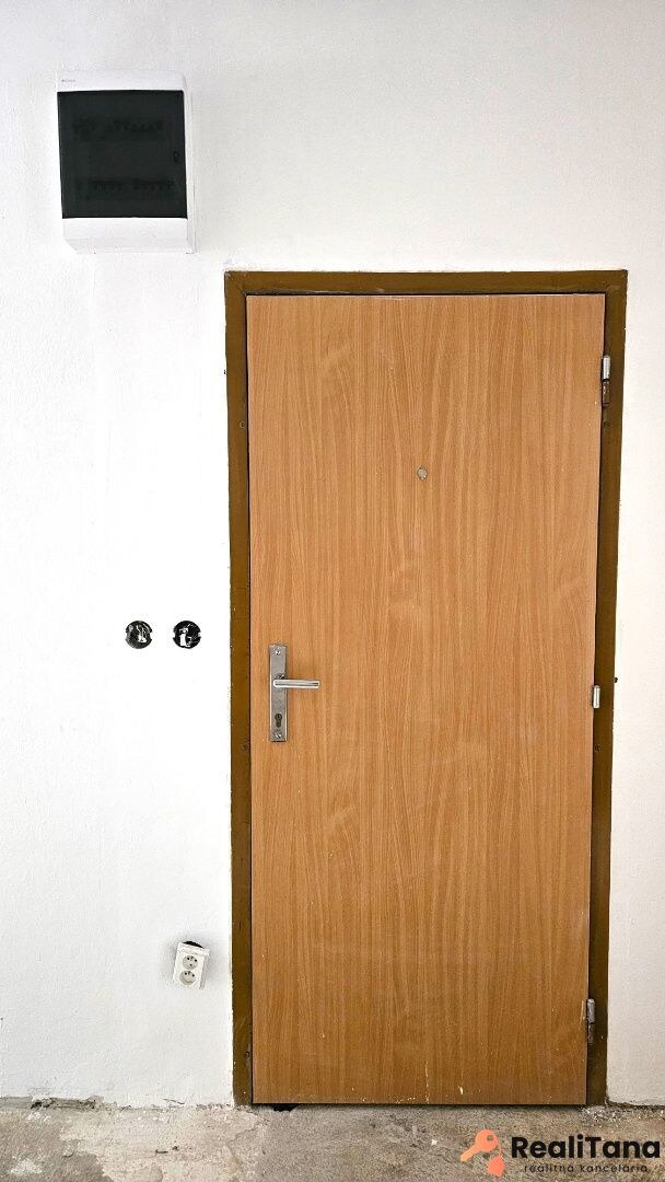 STUPAVA - predaj 4 izbového holobytu s loggiou v centre Stupavy — foto 15