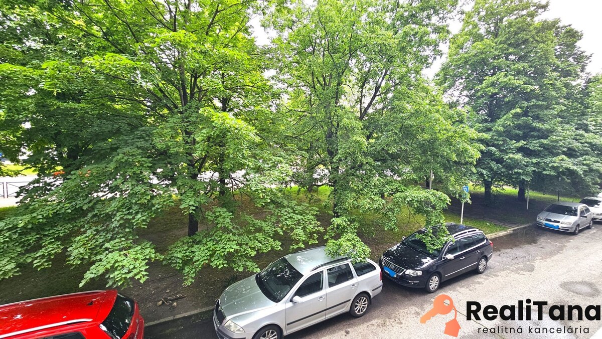 STUPAVA - predaj 4 izbového holobytu s loggiou v centre Stupavy — foto 16