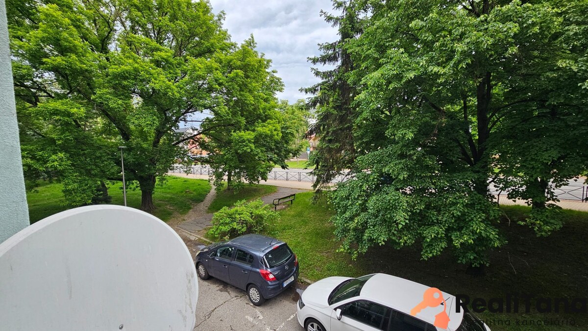 STUPAVA - predaj 4 izbového holobytu s loggiou v centre Stupavy — foto 19