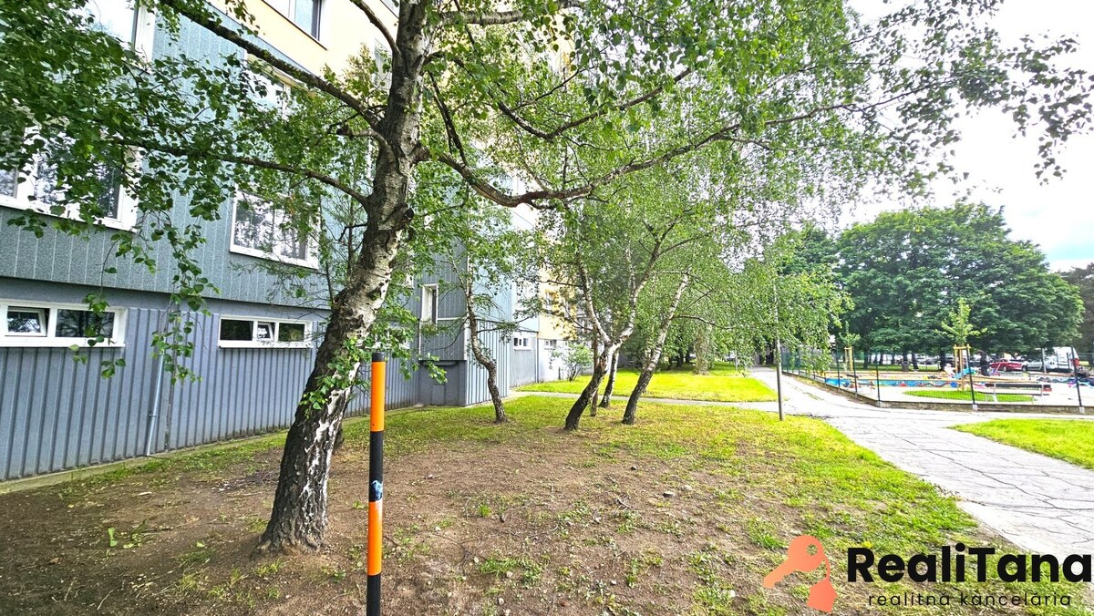 STUPAVA - predaj 4 izbového holobytu s loggiou v centre Stupavy — foto 3