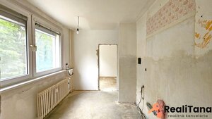 STUPAVA - predaj 4 izbového holobytu s loggiou v centre Stupavy — foto 10