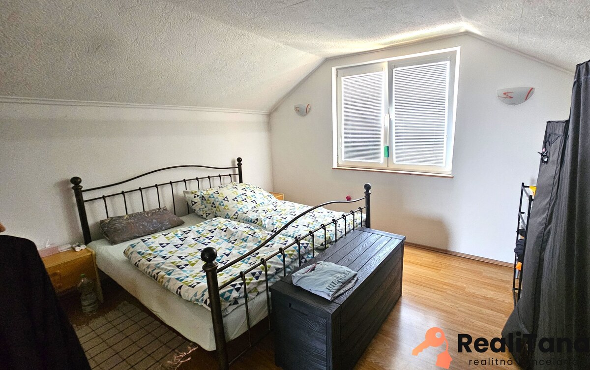 Nové Zámky - predaj veľkého pozemku s rodinným domom — foto 21