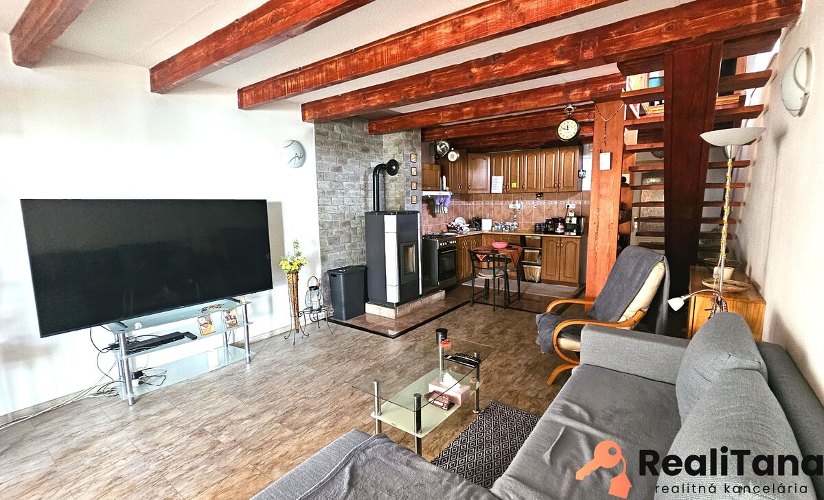 Nové Zámky - predaj veľkého pozemku s rodinným domom — foto 27