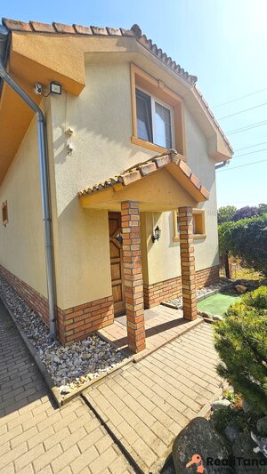 Nové Zámky - predaj veľkého pozemku s rodinným domom — foto 16