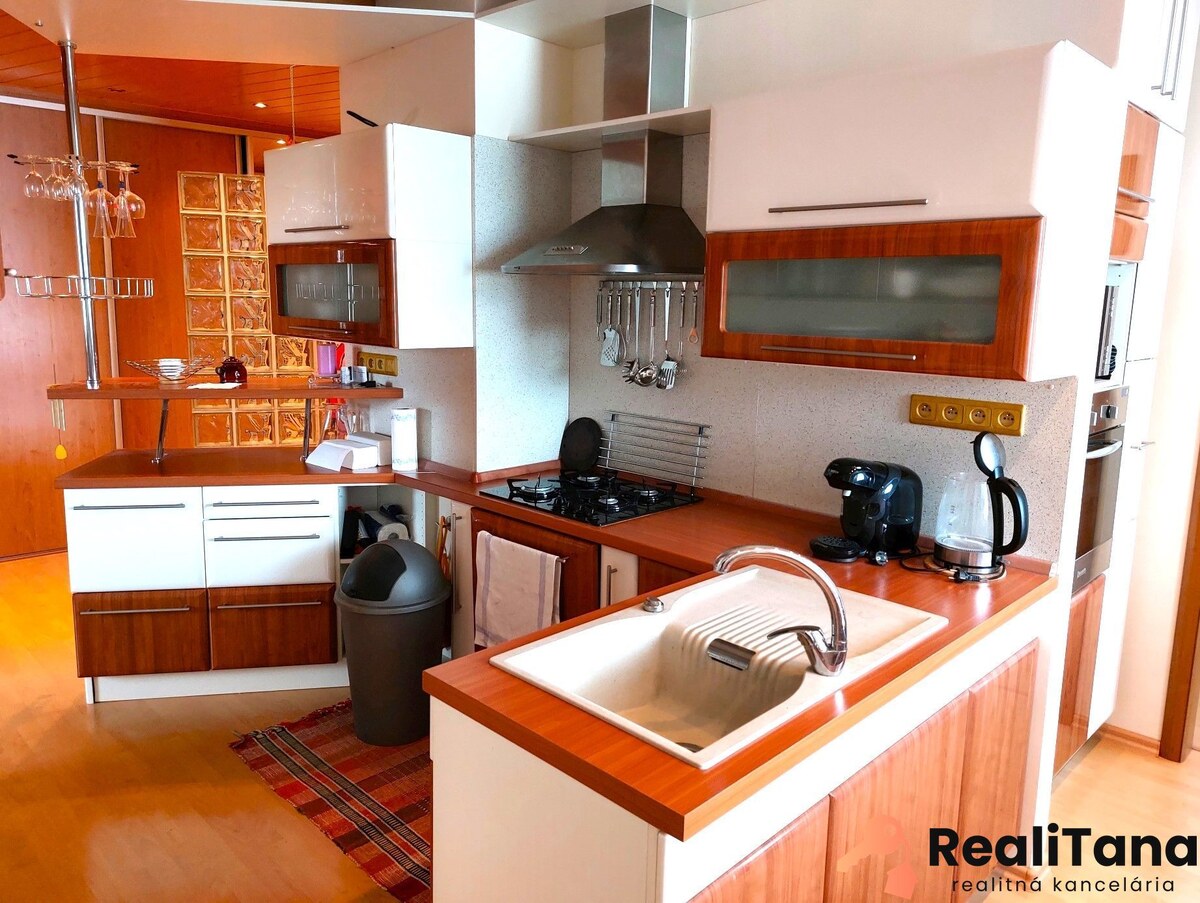 ROŽŇAVA - predaj 3 izbového, kompletne zrekonštruovaného bytu — foto 2