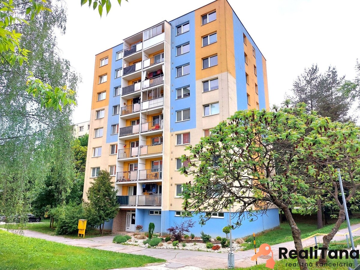 ROŽŇAVA - predaj 3 izbového, kompletne zrekonštruovaného bytu — foto 11