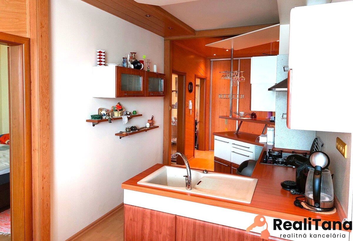 ROŽŇAVA - predaj 3 izbového, kompletne zrekonštruovaného bytu — foto 4