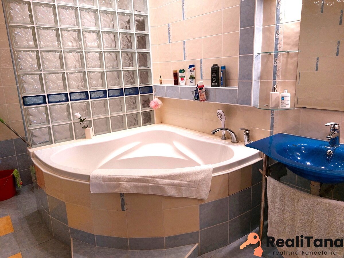 ROŽŇAVA - predaj 3 izbového, kompletne zrekonštruovaného bytu — foto 8