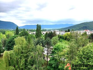 ROŽŇAVA - predaj 3 izbového, kompletne zrekonštruovaného bytu — foto 10