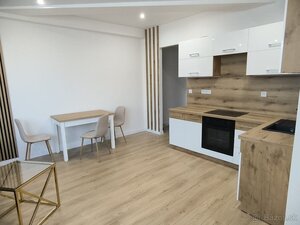 Prenájom 2 izbového bytu v centre  — foto 2