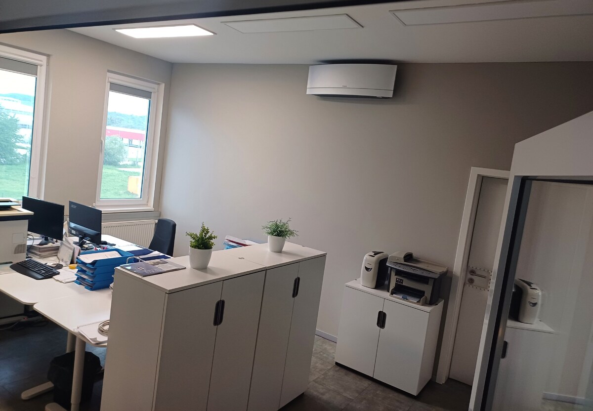 Na predaj výrobná hala a administratívna budova — foto 11