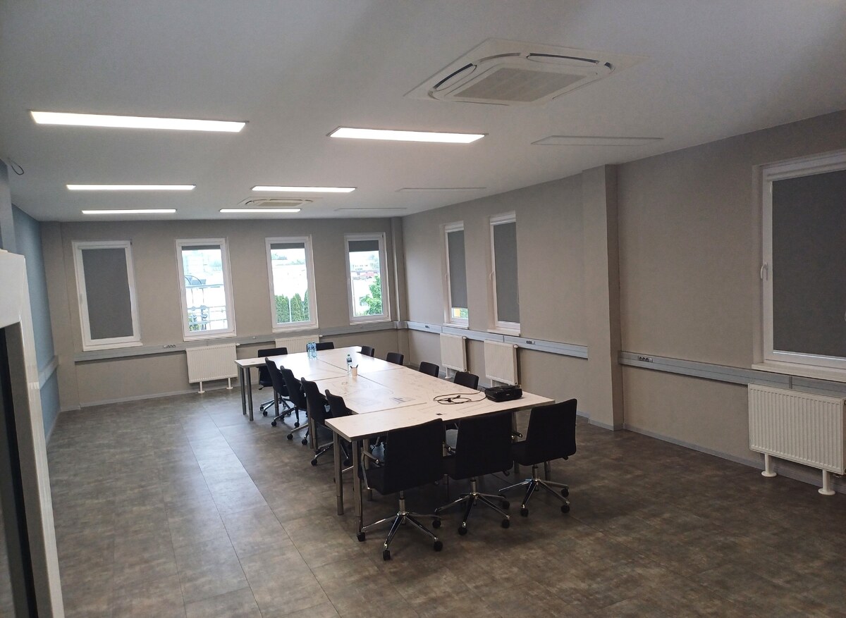 Na predaj výrobná hala a administratívna budova — foto 13
