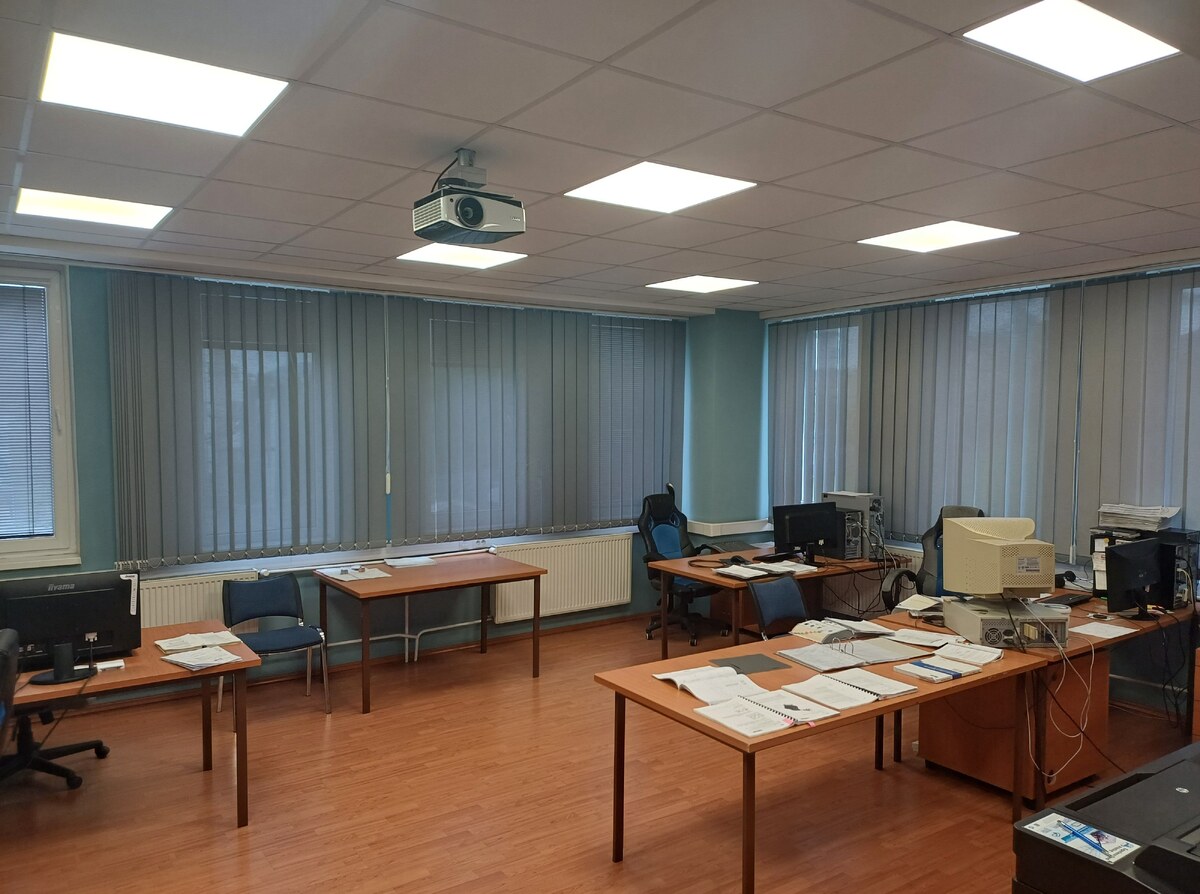 Na predaj výrobná hala a administratívna budova — foto 8