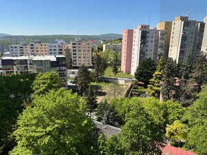 KRAMÁRE | kompaktný 3-izbový byt s veľkou loggiou, výhľadom a Kolibou za rohom — foto 14