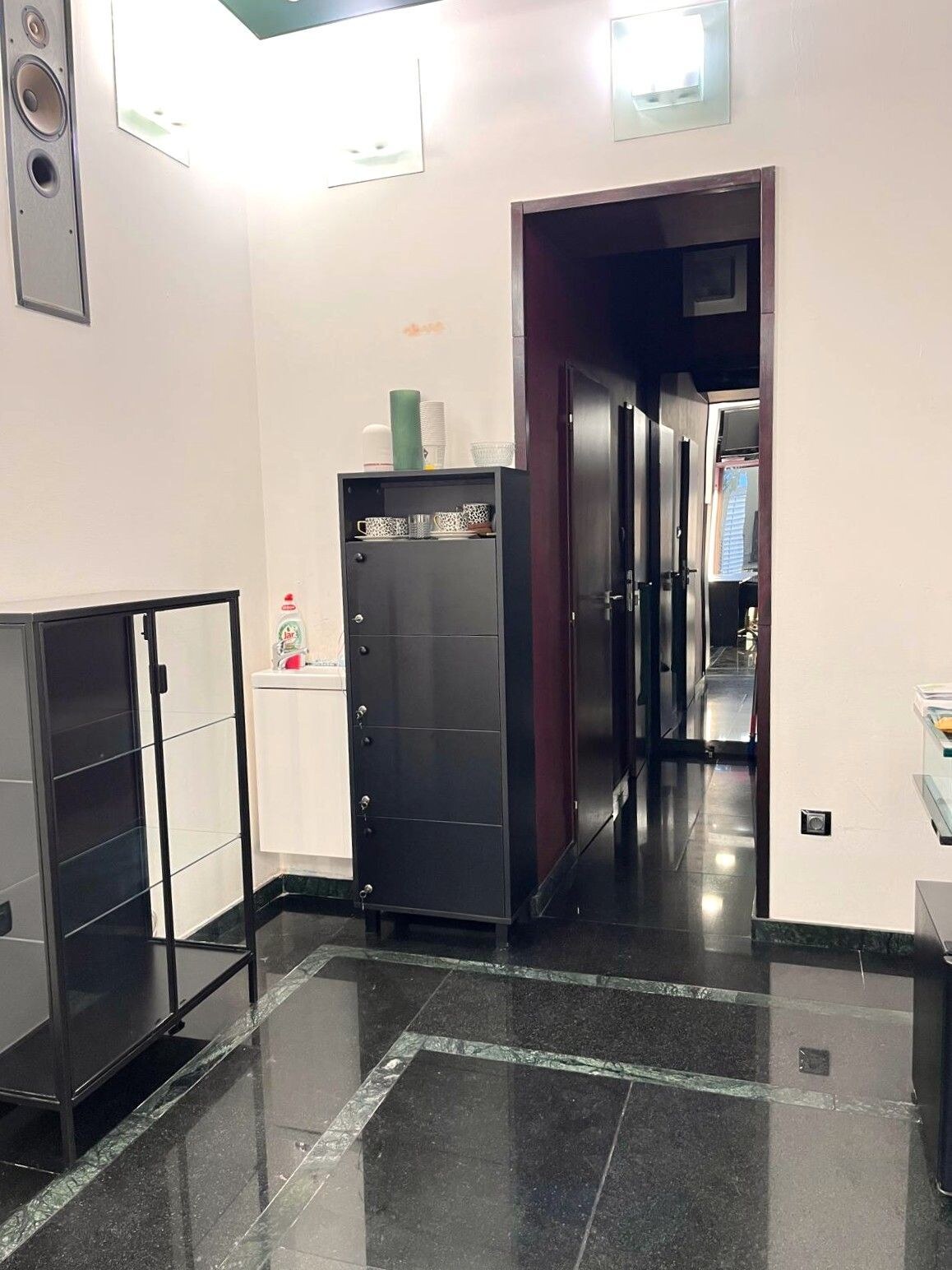 Prenájom priestoru v centre mesta s výkladom do ulice — foto 9