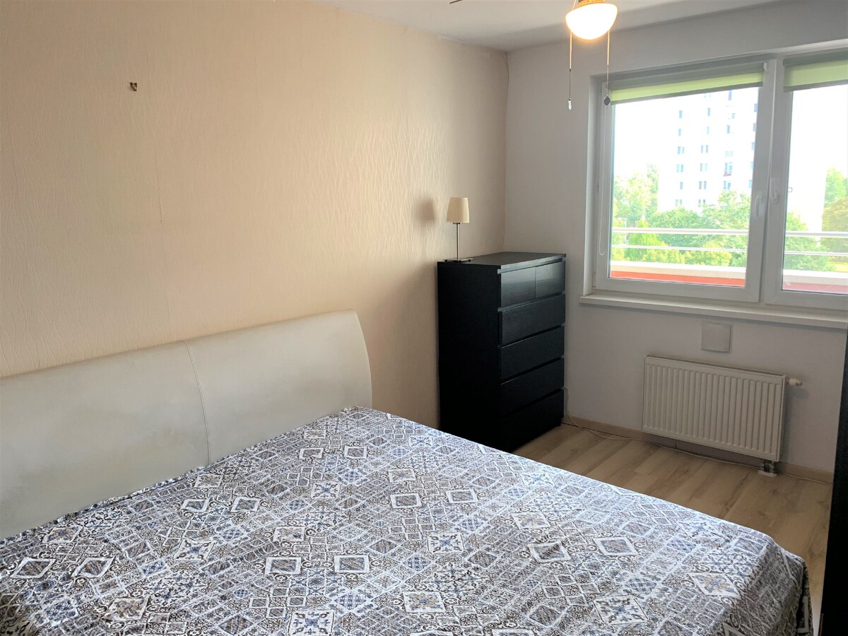 Priestranný 2 izb. byt vo výbornej lokalite, kryté parkovacie miesto v cene — foto 6