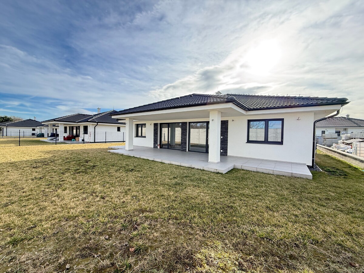 5 izbový rodinný dom Kvetoslavov - PREDAJ 