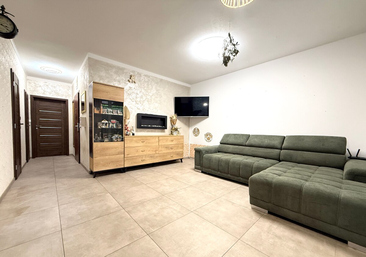 2-IZBOVÝ BYT PO KOMPLETNEJ REKONŠTRUKCII SO SÚKROMNOU ZÁHRADOU 50 m² | HVIEZDOSLAVOV — foto 3