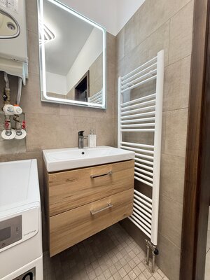 2-IZBOVÝ BYT PO KOMPLETNEJ REKONŠTRUKCII SO SÚKROMNOU ZÁHRADOU 50 m² | HVIEZDOSLAVOV — foto 15