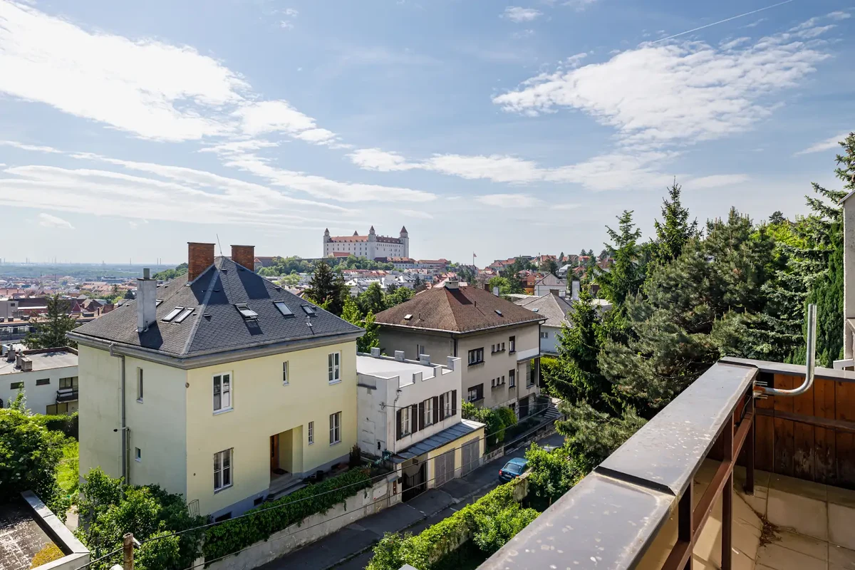 REPREZENTATÍVNE SÍDLO (272 m²) NA HRADNOM VRCHU – FIXÁCIA CENY V ČASE NEISTOTY — foto 13