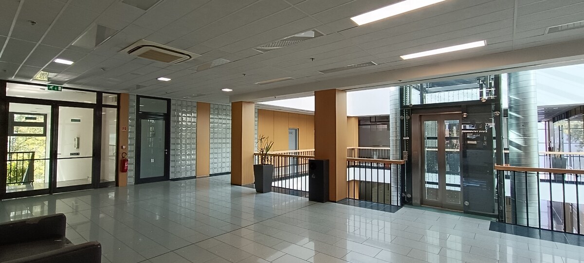 Reprezentatívny priestor, na prenájom, 174,5 m² / 87,17 m² a 87,33 m — foto 2