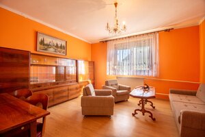 Na predaj rodinný dom s veľkým slnečným pozemkom v obci Mostová — foto 3