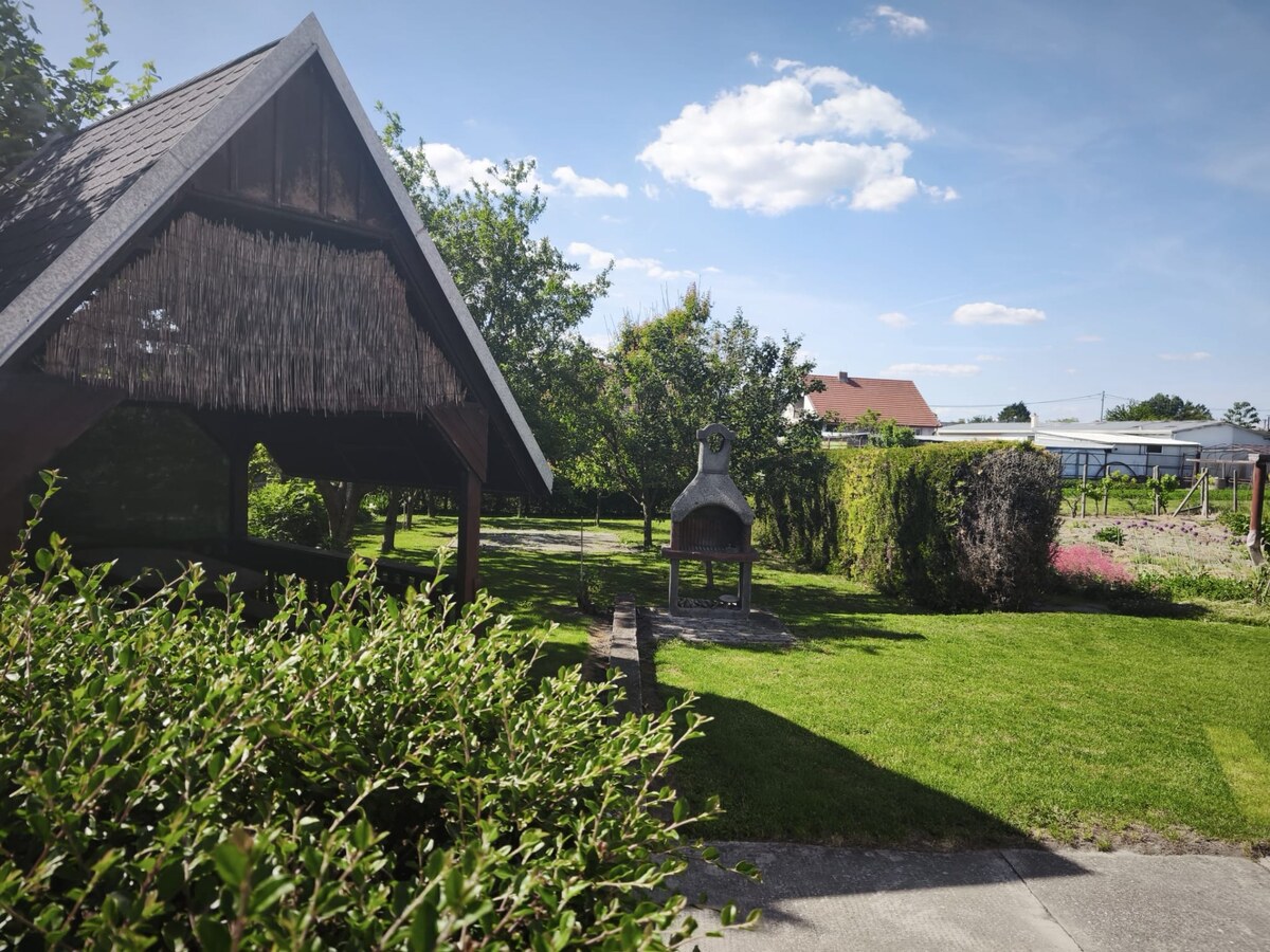 Bývanie na vidieku, dom s netradičnou kvalitou, Trstice — foto 18