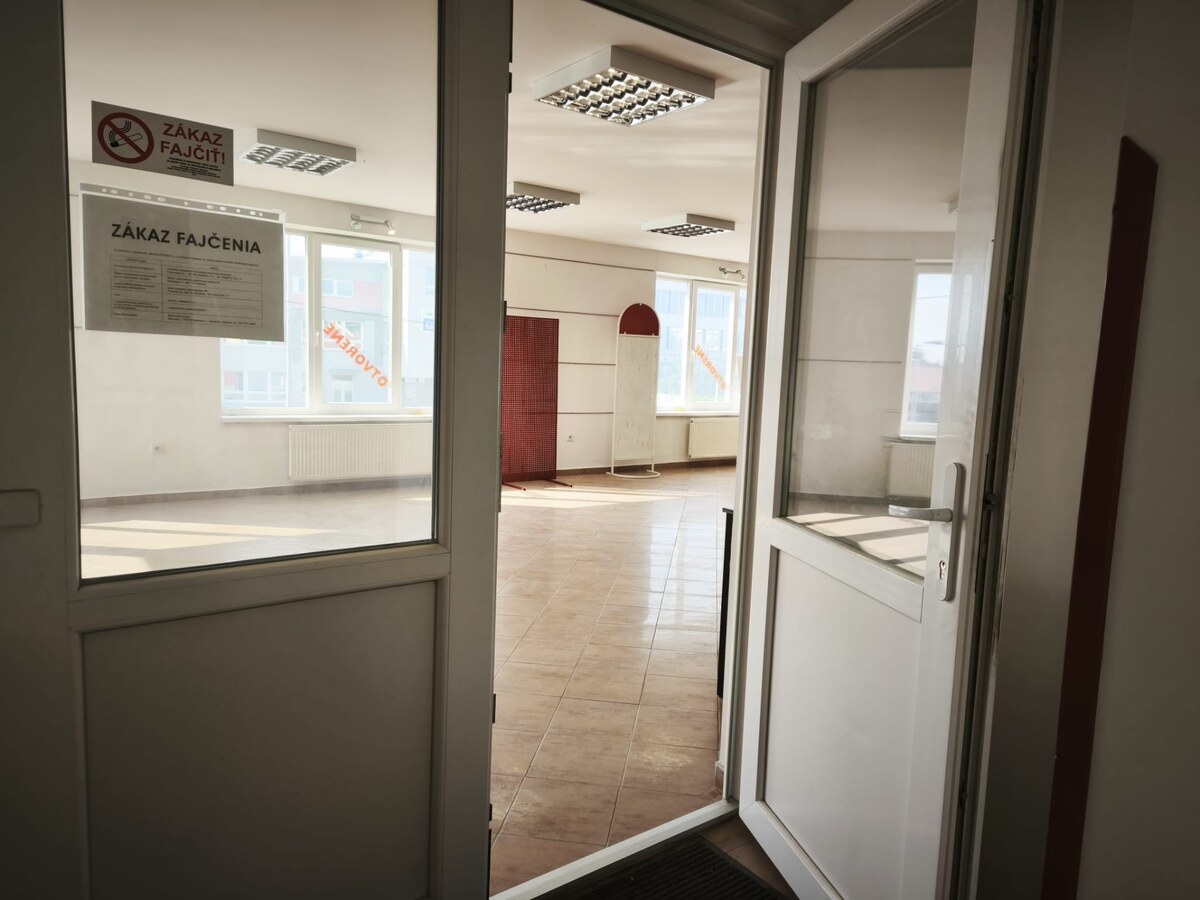 Prenájom obchodno-administratívneho priestoru , Šaľa  centrum — foto 6